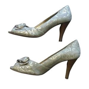 Arturo Chiang Nude Gold Embossed Open Toe Heels EUC sz 6